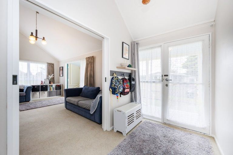 Photo of property in 2 Escort Grove, Awapuni, Palmerston North, 4412