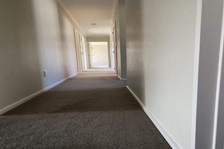 Photo of property in 30 Bushlands Park Drive, Albany, Auckland, 0632