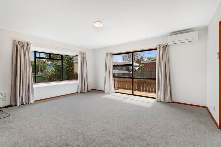 Photo of property in 1/131 Centreway Road, Orewa, 0931