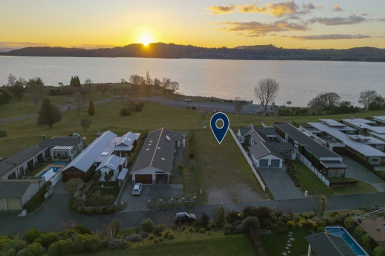 Photo of property in 30 Kuiwai Drive, Rainbow Point, Taupo, 3330