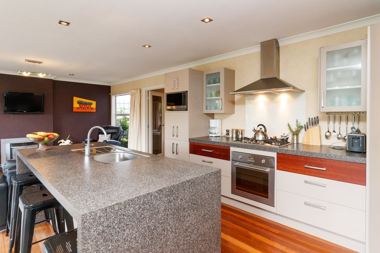 Photo of property in 19 Karina Terrace, Roslyn, Palmerston North, 4414