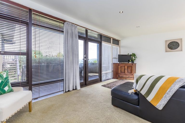 Photo of property in 35 Neptune Avenue, Beach Haven, Auckland, 0626