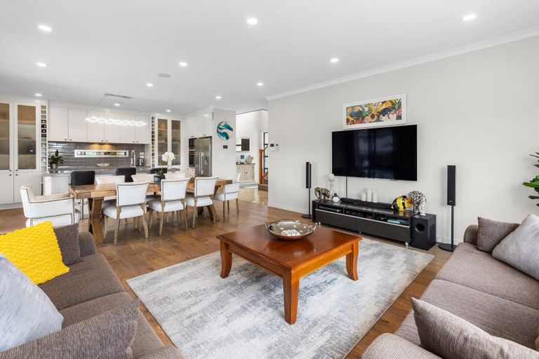 Photo of property in 60 Harvest Avenue, Orewa, 0931