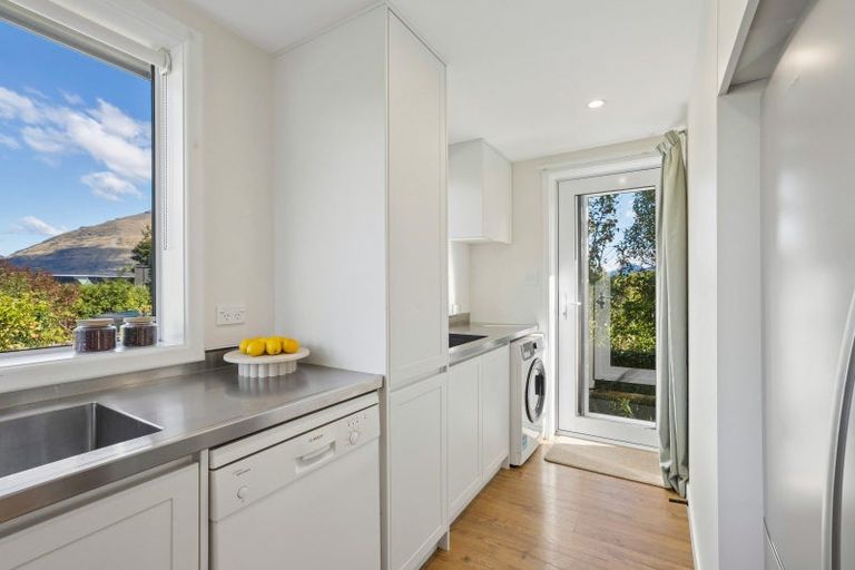 Photo of property in 696 Peninsula Road, Kelvin Heights, Queenstown, 9300