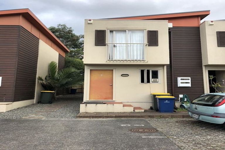 Photo of property in 8/85 Portage Road, New Lynn, Auckland, 0600