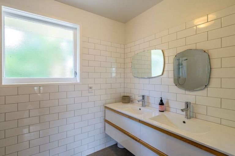 Photo of property in 75a Ocean Road, Paraparaumu Beach, Paraparaumu, 5032