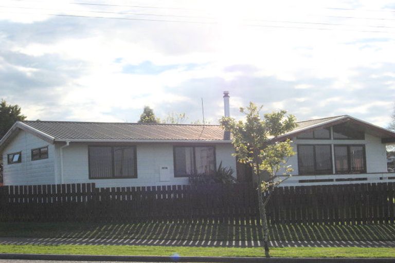 Photo of property in 8 Kaitemako Road, Welcome Bay, Tauranga, 3112