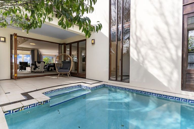 Photo of property in 13 Clifton Road, Hauraki, Auckland, 0622