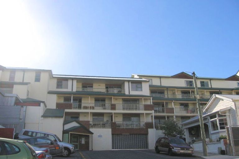 Photo of property in 23/8u Girton Terrace, Mount Cook, Wellington, 6021