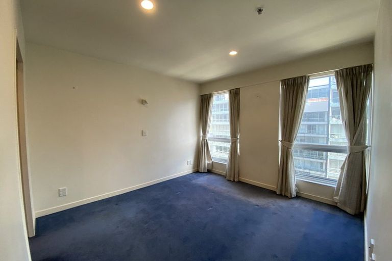 Photo of property in Terrace Heights Apartments, 9b/163 The Terrace, Wellington Central, Wellington, 6011