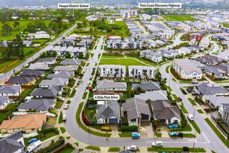 Photo of property in 6 Dida Park Drive, Kumeu, 0810