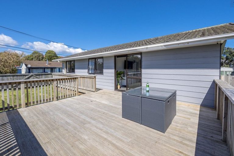 Photo of property in 3 Michael Road, Paraparaumu Beach, Paraparaumu, 5032