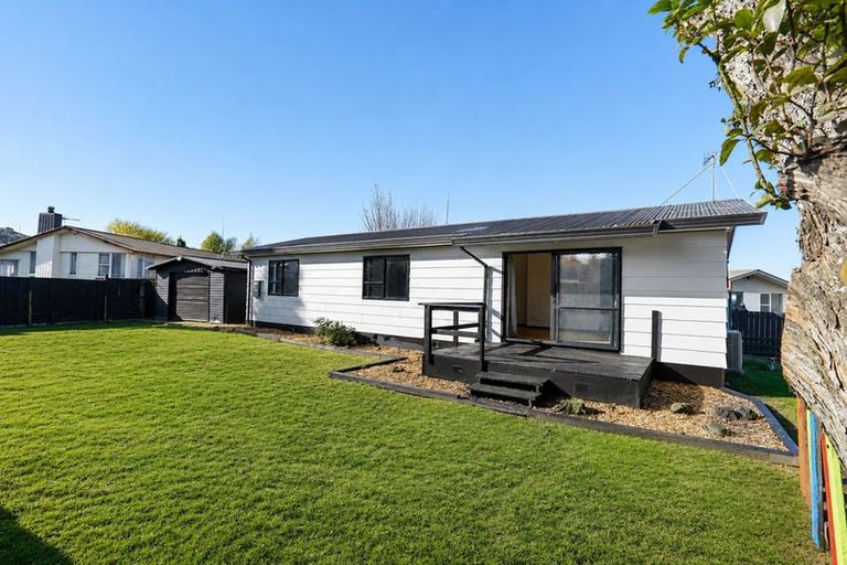 Photo of property in 32 Gem Street, Pukehangi, Rotorua, 3015