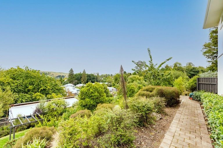 Photo of property in 10 Domain Road, Waipawa, 4210