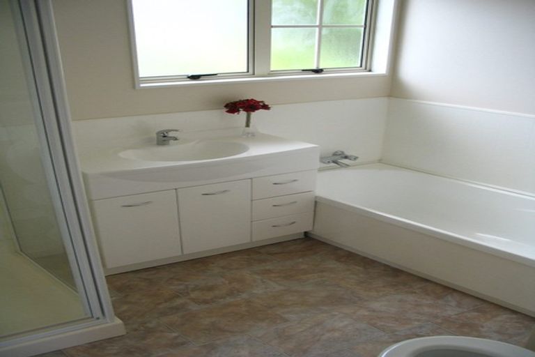 Photo of property in 1/193 Eskdale Road, Birkenhead, Auckland, 0626