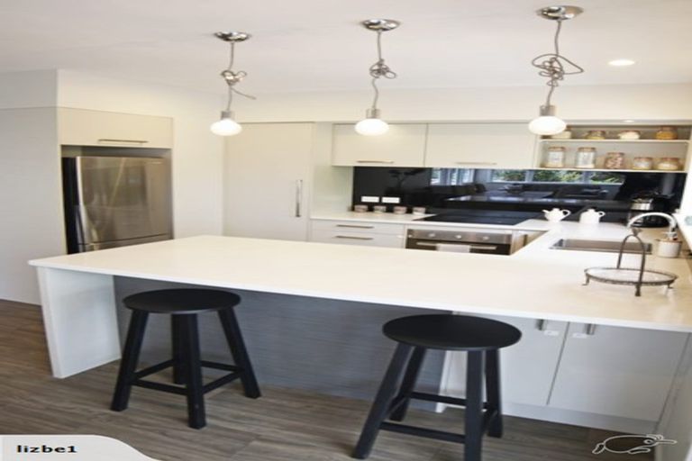 Photo of property in 18 Stanley Road, Glenfield, Auckland, 0629