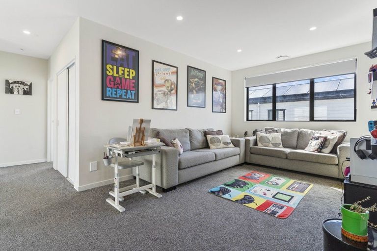 Photo of property in 8 Hato Road, Hobsonville, Auckland, 0616