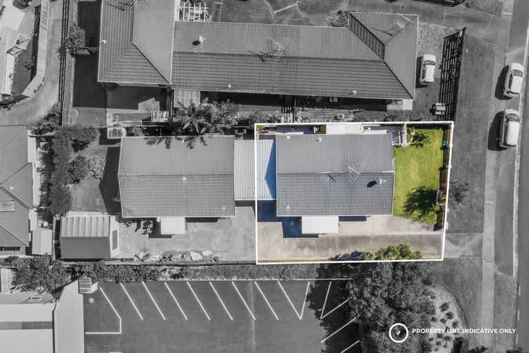 Photo of property in 1/52 Florence Avenue, Orewa, 0931