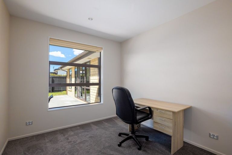 Photo of property in 8 Hedge Close, Halswell, Christchurch, 8025