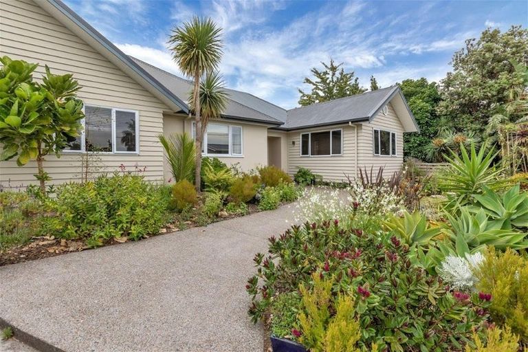 Photo of property in 308 One Tree Point Road, One Tree Point, 0118