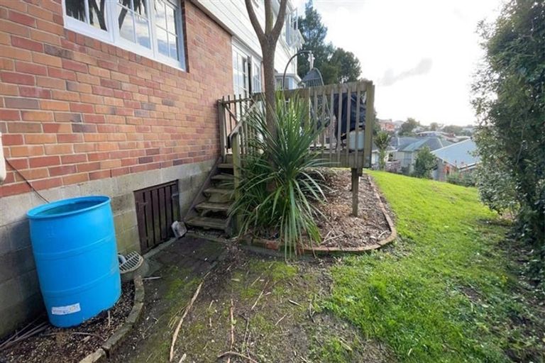 Photo of property in 2/7 Havana Place, Glenfield, Auckland, 0629