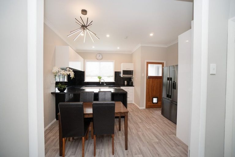 Photo of property in 111 Botanical Road, Takaro, Palmerston North, 4412