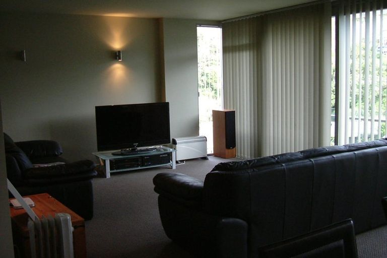 Photo of property in Montreaux Apartments, 4a/164 The Terrace, Wellington Central, Wellington, 6011