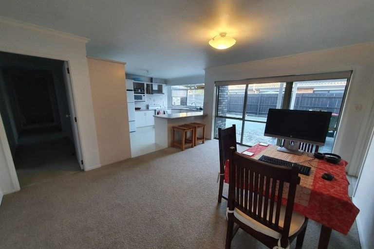 Photo of property in 17 Gardone Terrace, Conifer Grove, Takanini, 2112