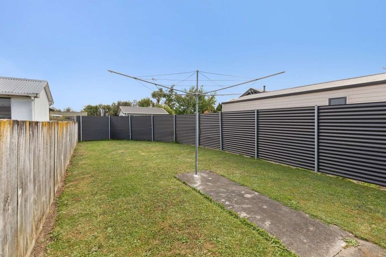 Photo of property in 2/54 Weston Avenue, Roslyn, Palmerston North, 4414