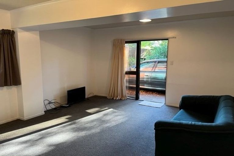 Photo of property in 4a Spencer Place, Merrilands, New Plymouth, 4312