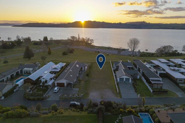 Photo of property in 30 Kuiwai Drive, Rainbow Point, Taupo, 3330