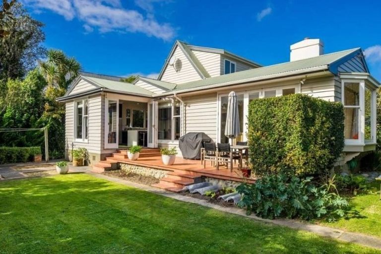 Photo of property in 11 Donald Street, Karori, Wellington, 6012