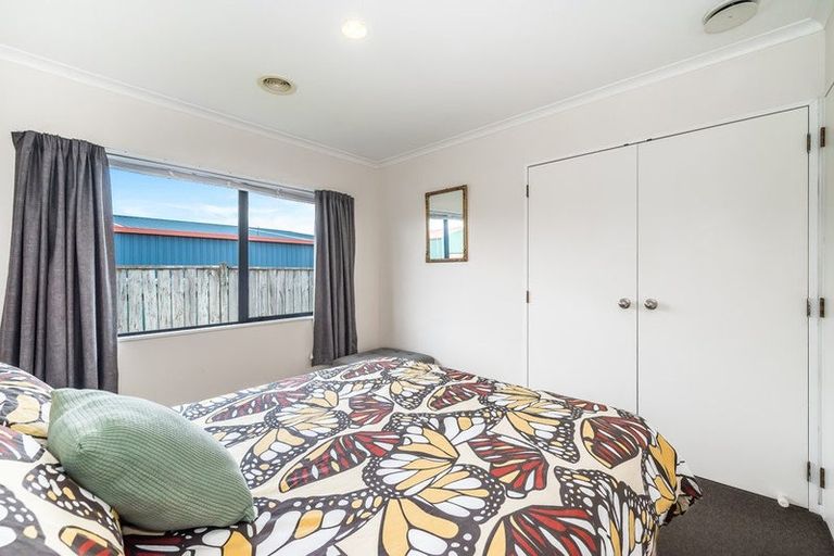 Photo of property in 18 Robert Grove, Paraparaumu, 5032