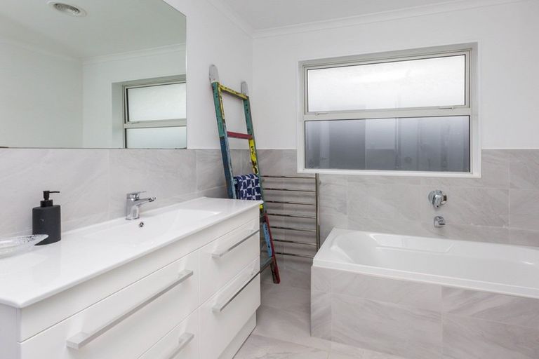 Photo of property in 26 Gallipoli Road, Trentham, Upper Hutt, 5018