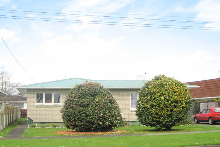 Photo of property in 6 Woodleigh Street, Frankleigh Park, New Plymouth, 4310