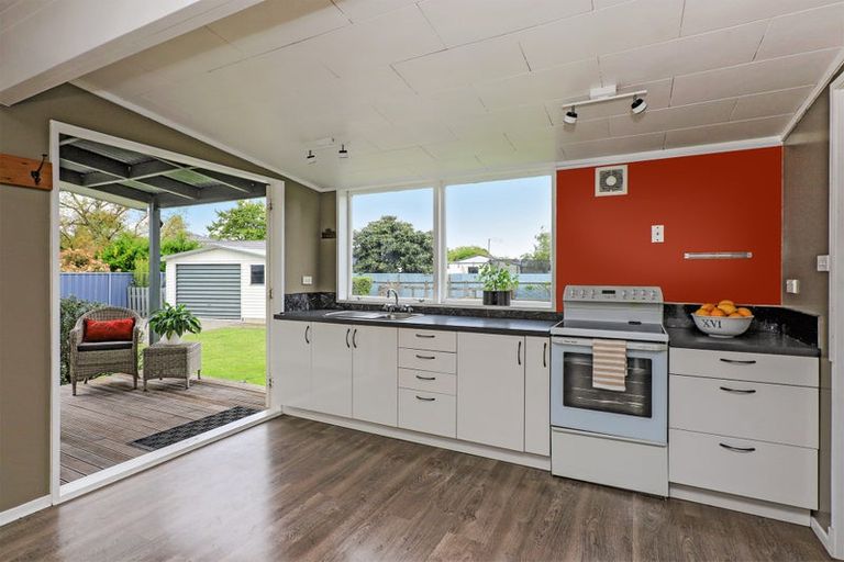 Photo of property in 30 Ross Street, Otane, 4202