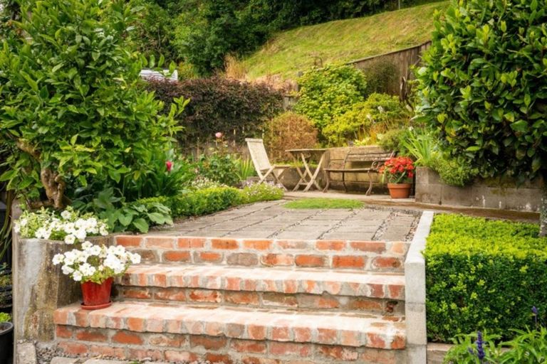 Photo of property in 56 Glenmore Street, Northland, Wellington, 6012