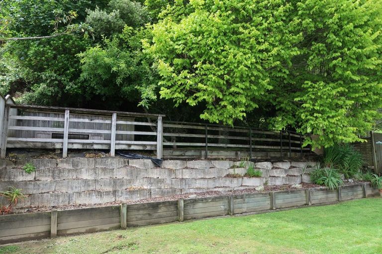 Photo of property in 9 Holland Street, Wainuiomata, Lower Hutt, 5014