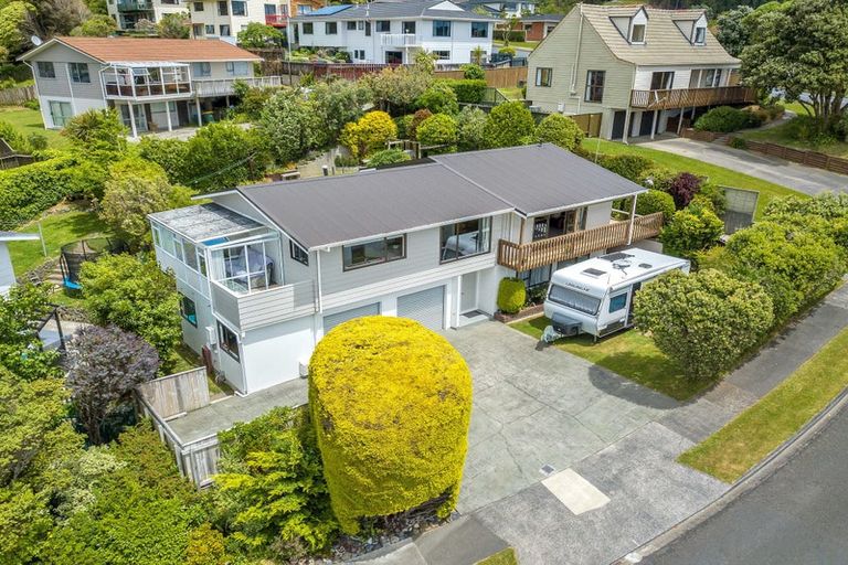 Photo of property in 4 Latitude Close, Whitby, Porirua, 5024