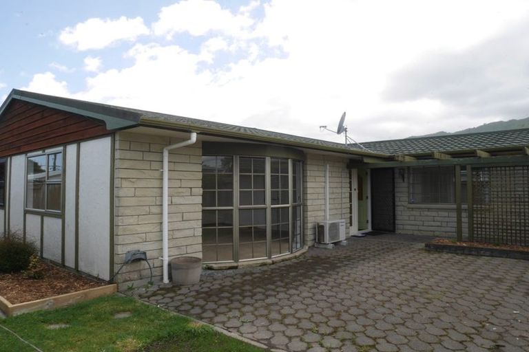 Photo of property in 63a Ngaio Road, Waikanae, 5036