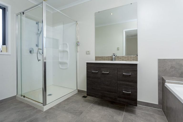 Photo of property in 2 Rarahu Road, Hobsonville, Auckland, 0616