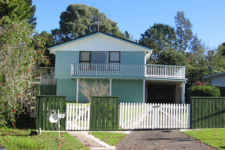 Photo of property in 18 Pitcher Place, Glen Eden, Auckland, 0602