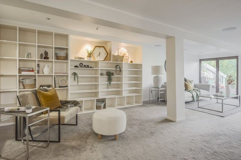 Photo of property in 2/24 Colonial Road, Birkenhead, Auckland, 0626