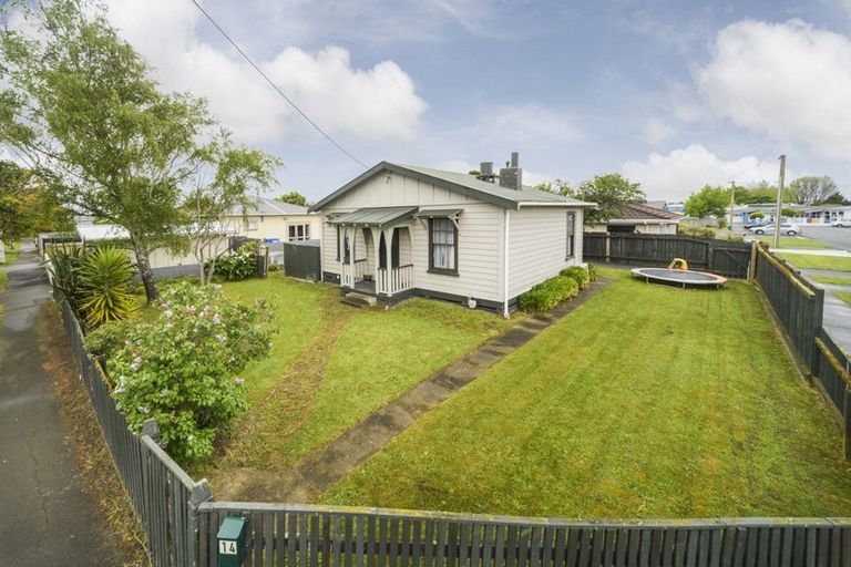 Photo of property in 14 Fairs Road, Milson, Palmerston North, 4414