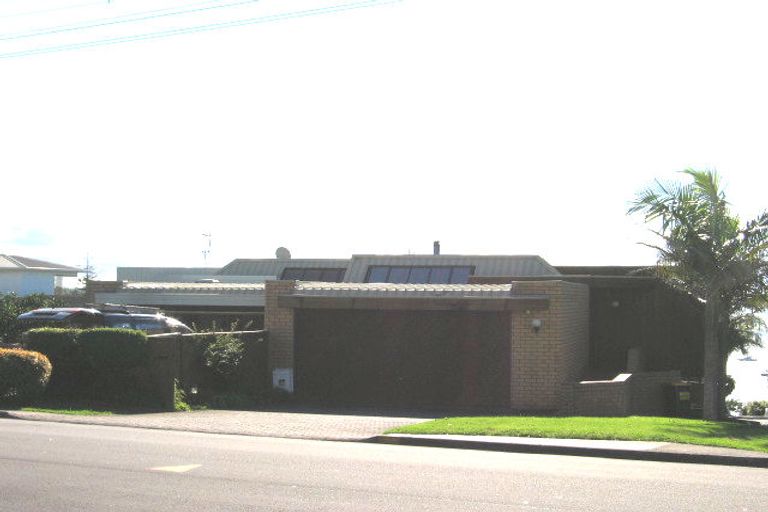 Photo of property in 2/13 Takutai Avenue, Bucklands Beach, Auckland, 2012