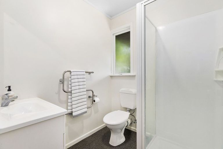 Photo of property in 8 Collier Avenue, Karori, Wellington, 6012