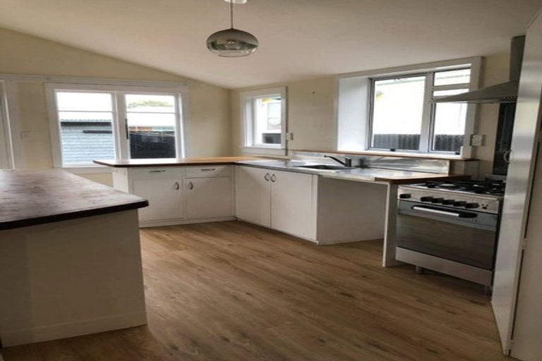 Photo of property in 2 Cecil Place, Waltham, Christchurch, 8023