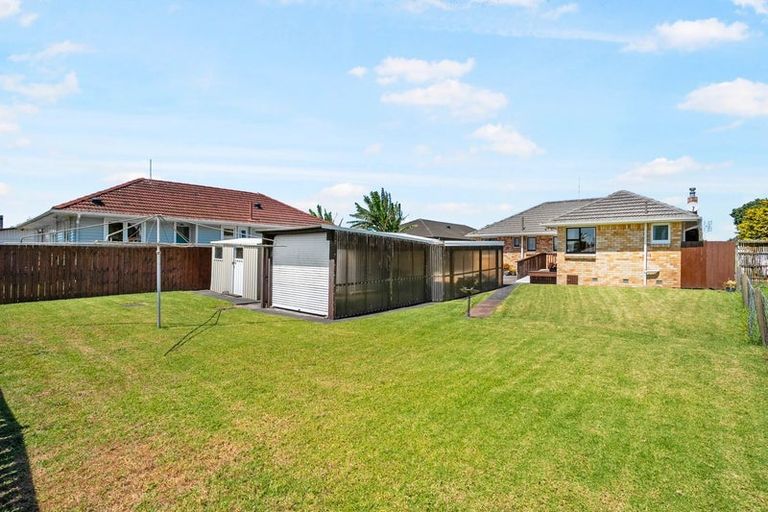 Photo of property in 11 Moor Avenue, Te Atatu Peninsula, Auckland, 0610