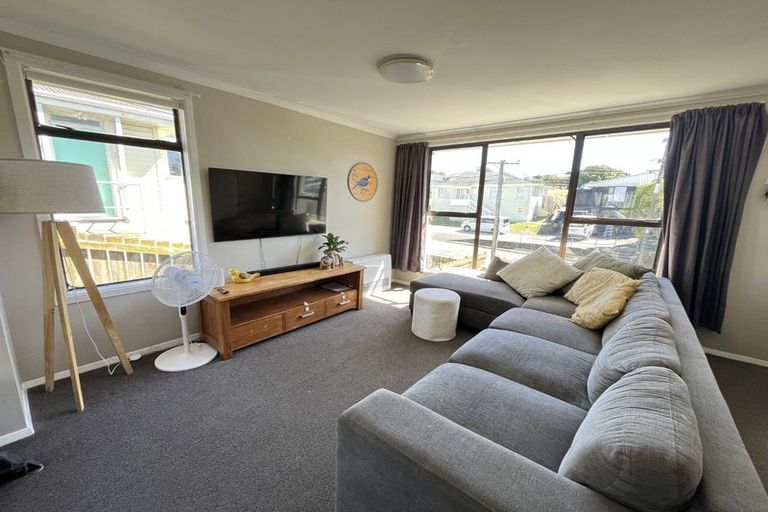 Photo of property in 52 Piko Street, Titahi Bay, Porirua, 5022