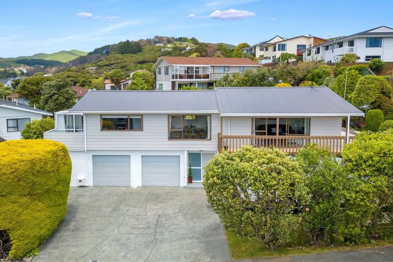 Photo of property in 4 Latitude Close, Whitby, Porirua, 5024